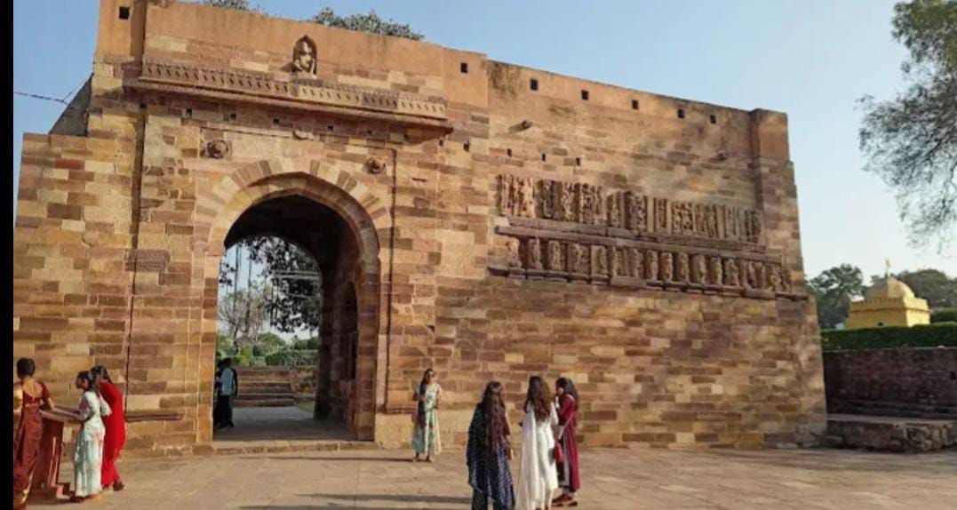 5f5f3b9c-aab2-4ca1-bac5-64b49a440aaf