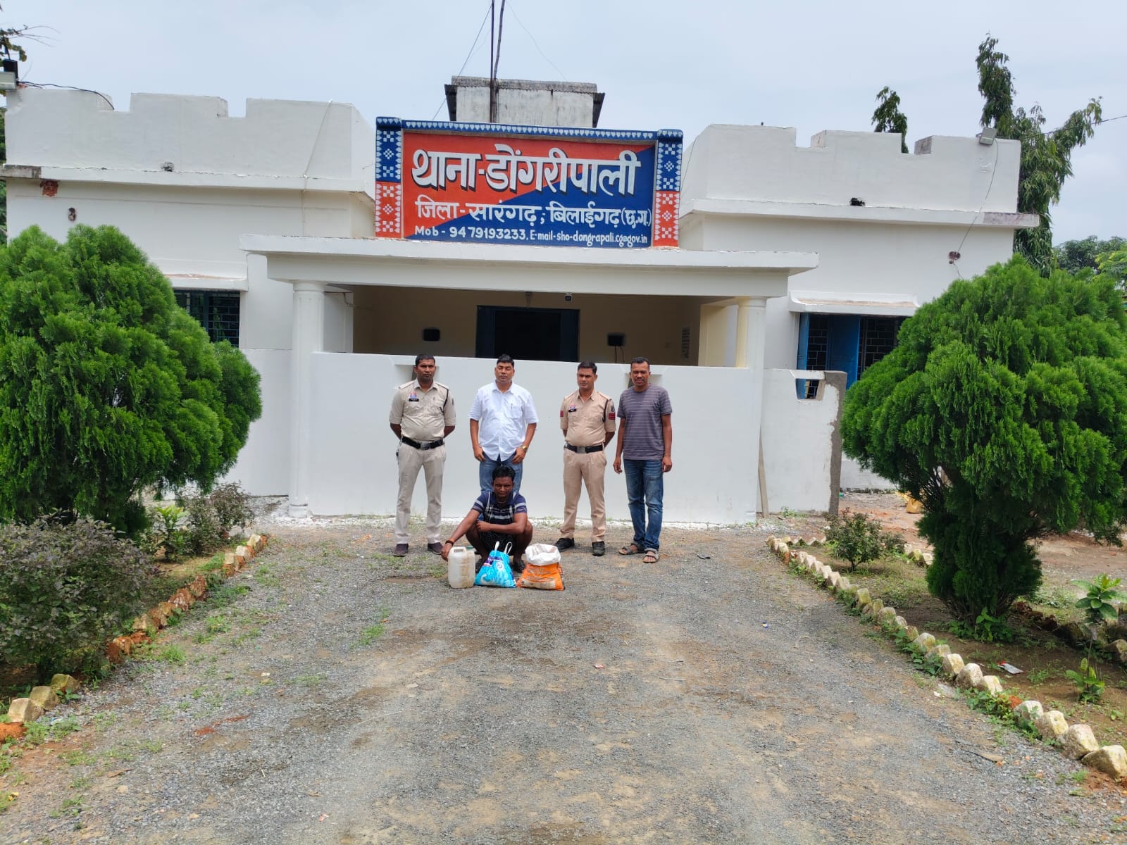 अवैध महुआ शराब पर थाना डोंगरीपाली की कार्यवाही