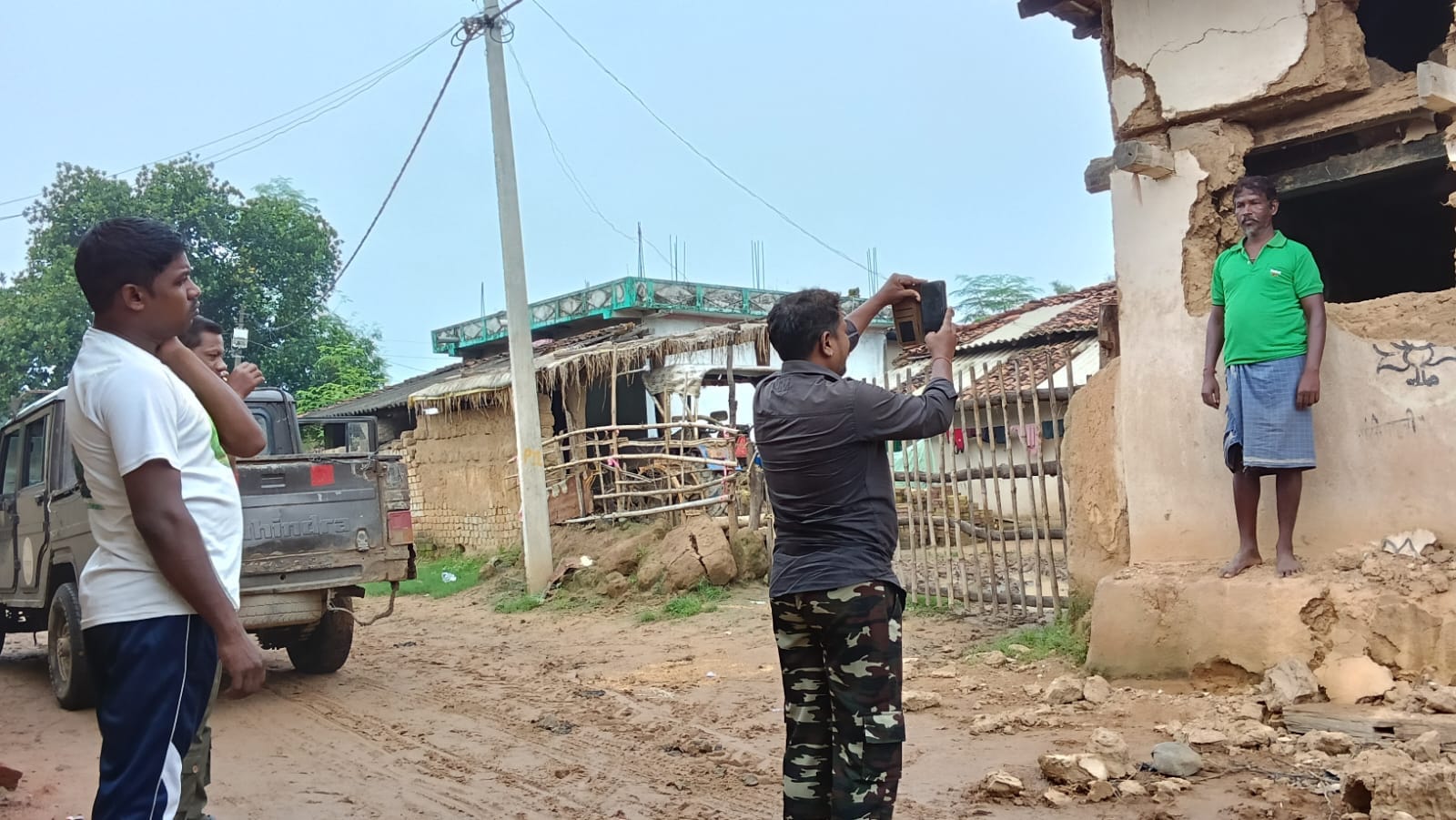 तौलीपाली और कुदमुरा में दंतेल हाथी का आतंक, तीन मकान को तोड़ा,बाल बाल बचे बालक राम,लोगों में अफरा-तफरी