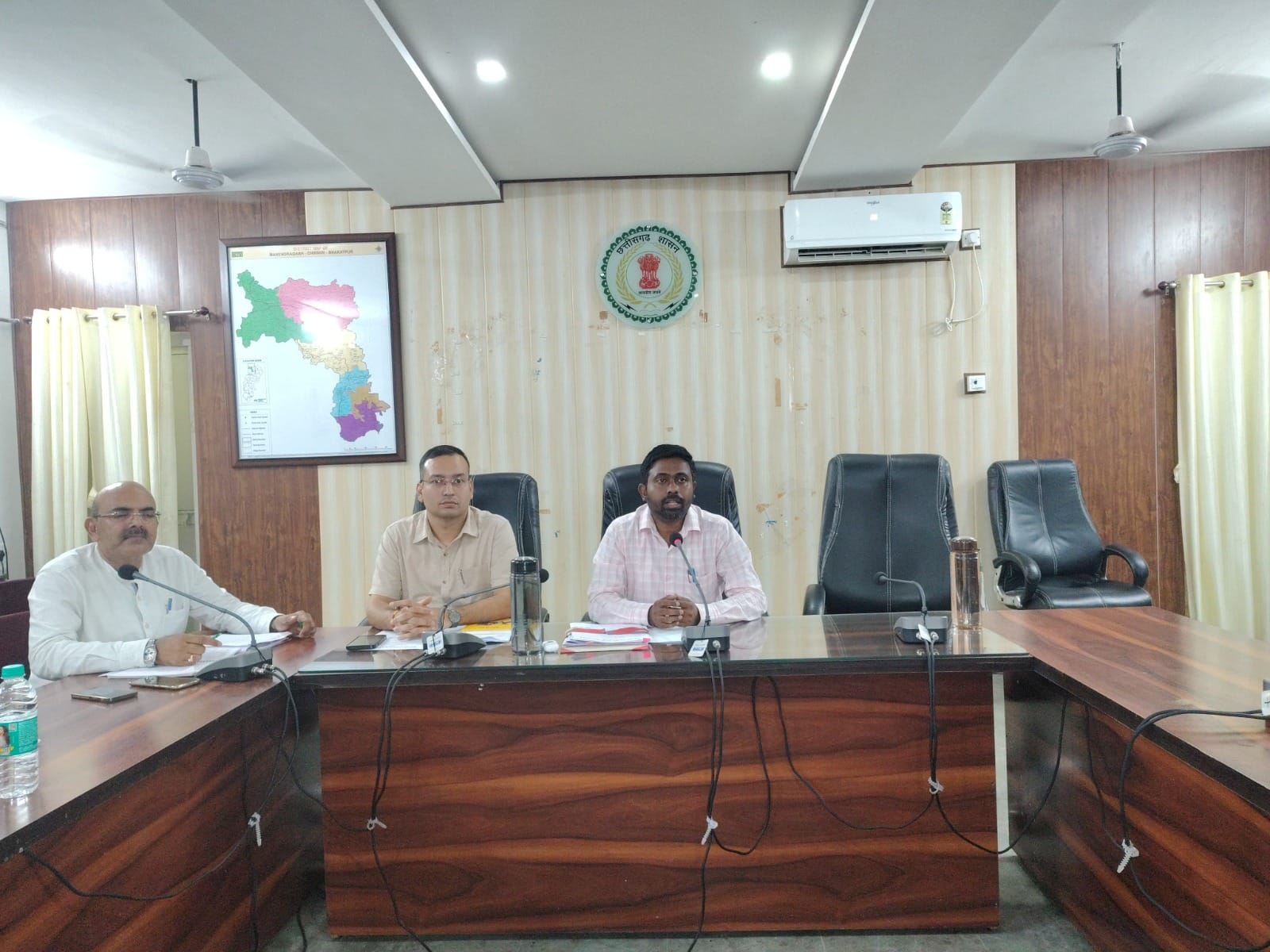 कलेक्टर की अध्यक्षता में लोक स्वास्थ्य यांत्रिकी विभाग अंतर्गत जल जीवन मिशन योजनाओं की समीक्षा, शेष कार्य तय समयसीमा में पूर्ण करने के दिए निर्देश