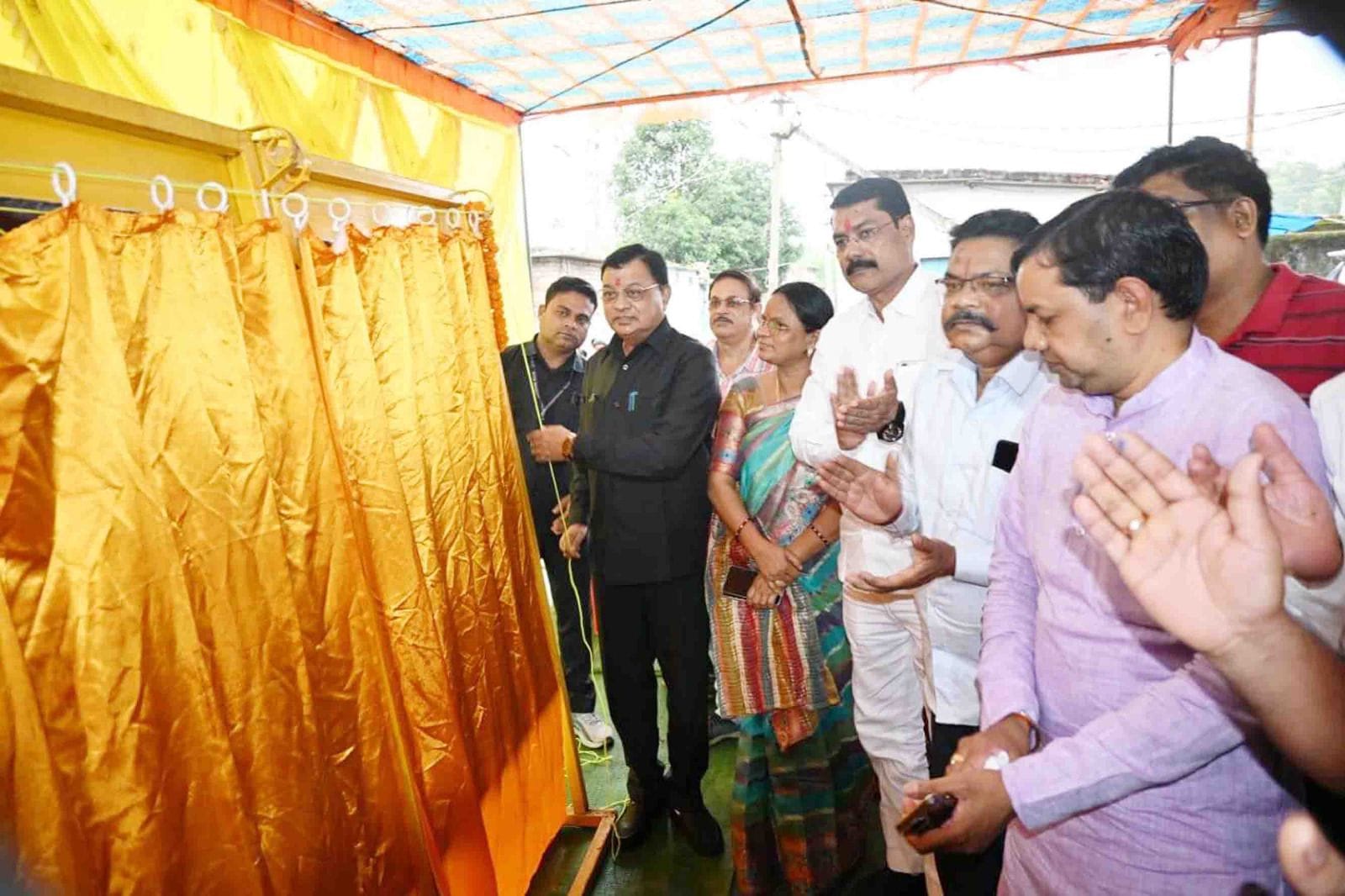 उद्योग मंत्री ने स्लम बस्ती को दी 55 लाख रू.के विकास कार्यो की सौगात