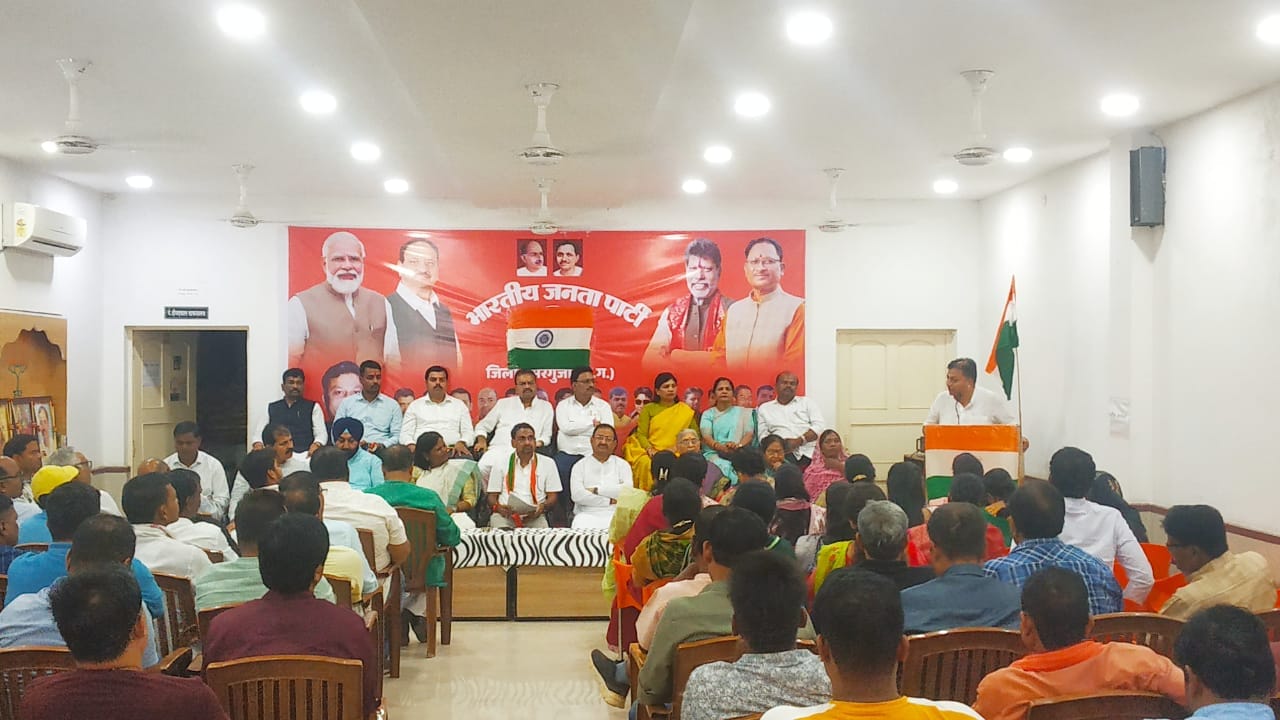 ‘हर घर तिरंगा’ प्रधानमंत्री नरेंद्र मोदी का उद्घोष है, प्रत्येक बूथ में 50 झंडे जरूर फहराएं- भारत सिंह सिसोदिया