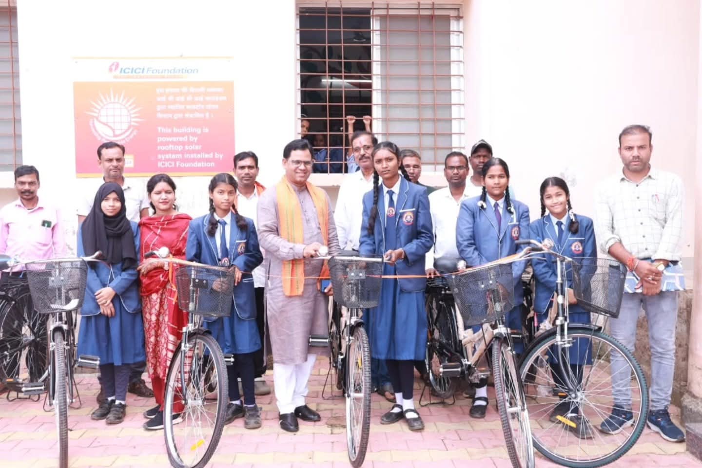 dfe17585-bf01-4705-a8ad-6305a69cfac9