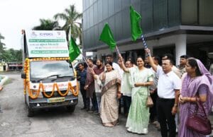 सांसद श्रीमती कमलेश जांगडे़ ने प्रधानमंत्री सूर्य घर मुफ्त बिजली योजना प्रचार रथ को हरी झंडी दिखाकर किया रवाना