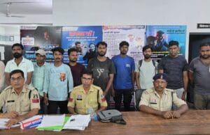 सार्वजनिक स्थानों पर शराबखोरी करने वालों पर गिरी पुलिस की गाज, जांजगीर-चांपा पुलिस की ताबड़तोड़ कार्रवाई