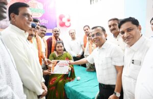 छत्तीसगढ़ रजत जयंती तथा स्वस्थ नारी सशक्त परिवार के तहत स्वैच्छिक रक्तदान शिविर का जिला अस्पताल जांजगीर में हुआ आयोजन