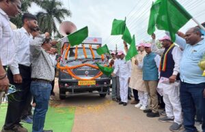 प्रधानमंत्री सूर्य घर योजना जागरूकता रथ को हरी झंडी दिखाकर वन मंत्री श्री केदार कश्यप व भाजपा प्रदेश अध्यक्ष एवं विधायक श्री किरण देव ने किया रवाना
