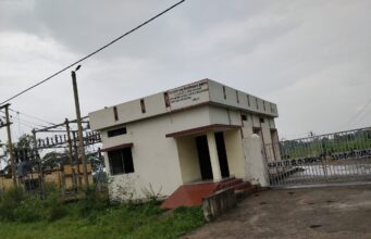 “8-9 घंटे की कटौती, कभी अगले दिन ही आती है बिजली – फरसवानी गांव के लोग परेशान”