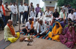 विधायक राघवेन्द्र कुमार सिंह ने किया पहरिया में सीसी रोड का भूमिपूजन, विकास के संकल्प को दोहराया