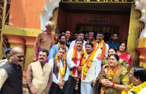 हम बांहें फैलाए खड़े हैं, रेड कार्पेट बिछाए बैठे हैं: विजय शर्मा