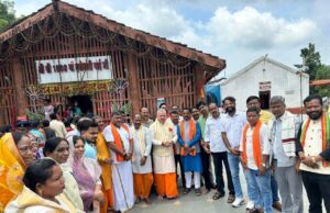 क्षेत्रीय संगठन महामंत्री अजय जामवाल ने किये माँ दंतेश्वरी के दर्शन