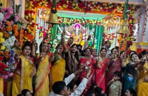 मातृशक्ति ने की शस्त्र पूजा