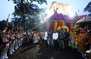 बस्तर दशहरा: ‘बाहर रैनी’ रस्म पूरी, राजा ने माड़िया समुदाय के साथ खाई ‘नवाखानी’