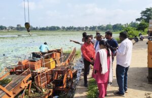 छठ पूजा की व्यवस्थाओं में जुटे महापौर संजय पाण्डेय