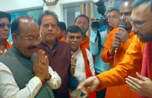 उप मुख्य मंत्री अरुण साव पहुंचे श्री सिद्ध हनुमान मंदिर, हनुमान परिवार ने नगर में गगनचुंबी तिरंगा फहराने दिया ज्ञापन…