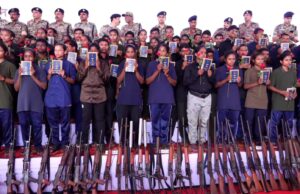 छत्तीसगढ़ में 208 माओवादियों ने डाले हथियार, लाल आतंक से मुक्त हुआ उत्तरी बस्तर