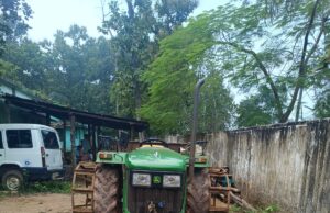 भोपालपटनम में वन विभाग की बड़ी कार्रवाई, ट्रैक्टर सहित सागौन चिरान जप्त