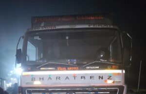 आरक्षक पर आरोप, बिना टैक्स फिटनेस परमिट बीमा हाई सिक्योरिटी नंबर के अवैध रूप से गाड़ी चलाने का अंबिकापुर महा निरीक्षक एवं पुलिस अधीक्षक कार्यालय में कि शिकायत।