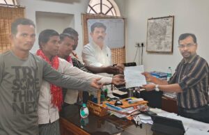 रायपुर के उद्योगपति पर सलवा जुडूम विस्थापितों की 109 एकड़ जमीन हथियाने का आरोप