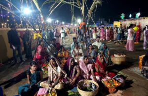 छठ व्रतियों के बीच पहुंचीं पूर्व मंत्री अनिला भेड़िया