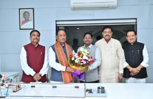 मुख्यमंत्री साय से मिले अजजा आयोग अध्यक्ष रुपसिंह मंडावी