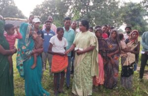 हाथी के हमले में महिला की हुई मौत, घटना सुनते ही पहुंची जिला पंचायत सदस्य , कहा वन विभाग की लापरवाही से गंवानी पड़ी जान- सुखमंती सिंह