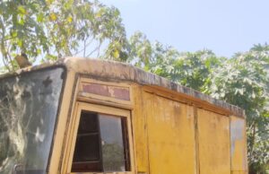 रमैया वार्ड में सालों से खड़ी है संदिग्ध लावारिस वैन