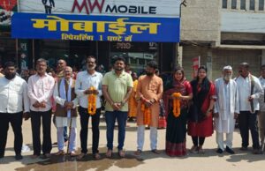 बस्तर जिला कांग्रेस परिवार ने माता मावली की डोली का पुष्पवर्षा कर किया स्वागत