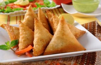 Tea Time Special: घर पर बनाएं क्रिस्पी और चीजी पनीर समोसा, सबको करेगा इंप्रेस