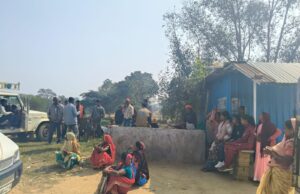 राष्ट्रपति द्रौपदी मुर्मू से मिलने आई पण्डो जनजाति को ही प्रशासन ने रोका, लोगों में भारी आक्रोश