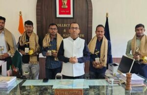 कोरबा जिले के छात्रावासों के तीन प्रतिभाशाली विद्यार्थियों का राज्य सेवा परीक्षा में चयन कलेक्टर अजीत वसंत ने दी बधाई
