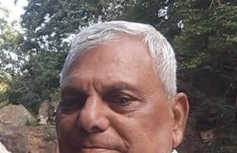 मोपेड चलाते समय डिवाइडर से टकराकर प्रतीष्ठित व्यवसायी की हुई मृत्यु