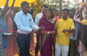 ओपन चैलेंज कबड्डी प्रतियोगिता ग्राम गिरारी, कोरबा जनपद अध्यक्ष श्रीमती बिजमोती अभिमन्यु राठिया नें की शुभारम्भ