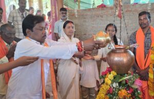 कार्तिक पूर्णिमा पर सांसद महेश कश्यप ने लिंगेश्वर बाबा के किए दर्शन