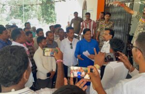 किसानों ने मांगे वन अधिकार पट्टे