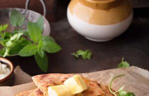 Mooli Paratha Recipe: सर्दियों में बनाएं स्वाद और सेहत से भरपूर मूली के पराठे, जानें परफेक्ट बनाने के आसान टिप्स