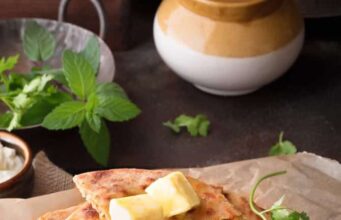Mooli Paratha Recipe: सर्दियों में बनाएं स्वाद और सेहत से भरपूर मूली के पराठे, जानें परफेक्ट बनाने के आसान टिप्स