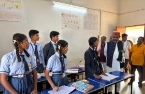 बस्तर विधायक लखेश्वर बघेल का बड़े चकवा में स्वामी आत्मानंद स्कूल का निरीक्षण