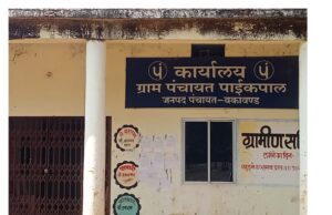 नाली बनाई आधी और खा गए रकम पूरी