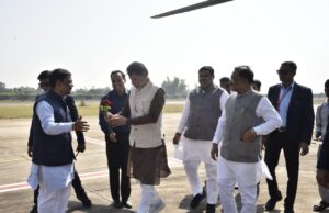 मुख्यमंत्री विष्णु देव साय पहुंचे जगदलपुर, एयरपोर्ट पर आत्मीय स्वागत