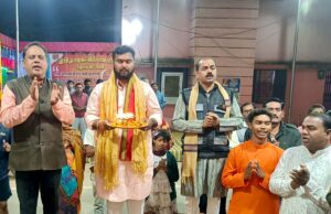 श्री सिद्ध हनुमान मंदिर की १३१ वीं महाआरती में पंडित आयुष शर्मा सपरिवार हुए शामिल