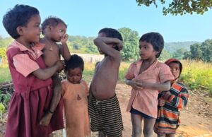 राष्ट्रपति के दत्तक पुत्रों को नहीं मिल रहा पोषण आहार,कागजों में संचालित हो रहा आंगनबाड़ी केंद्र।