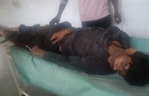 नेशनल हाईवे 130 स्थित केवरी मोड़ के पास सड़क हादसे में बाइक सवार युवक की हुई मौत जांच में जुटी लखनपुर पुलिस।