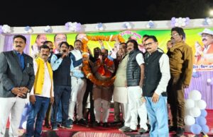 उपमुख्यमंत्री अरुण साव का नगर में मित्र मंडली के साथ जन्मदिन समारोह