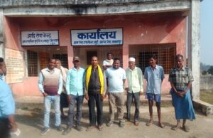 लखनपुर क्षेत्र के ग्राम पंचायत टपरकेला में बिजली व्यवस्था को लेकर ग्रामीणों में आक्रोश बढ़ा।