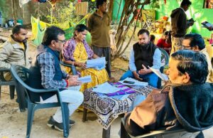 रेखचंद जैन ने भरे लोगों के एसआईआर फार्म