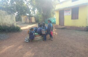 सालेगुड़ा पारा स्कूल में दो माह से शिक्षक नहीं; बच्चों की पढ़ाई ठप