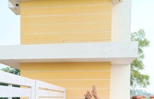 लेट रिजल्ट और सेशन लेट के खिलाफ नर्सिंग छात्रों का यूनिवर्सिटी घेराव