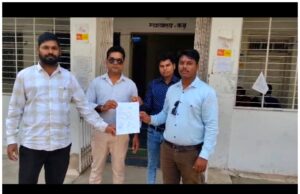 शक्कर नहीं मिलने से ग्राम पंचायत बलौदी के ग्रामीण पहुंचे SDM दफ़्तर