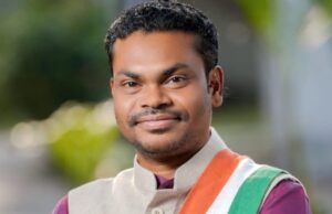 चित्रकोट के सरपंच को प्रताड़ित कर रहे हैं अधिकारी: हरीश कवासी